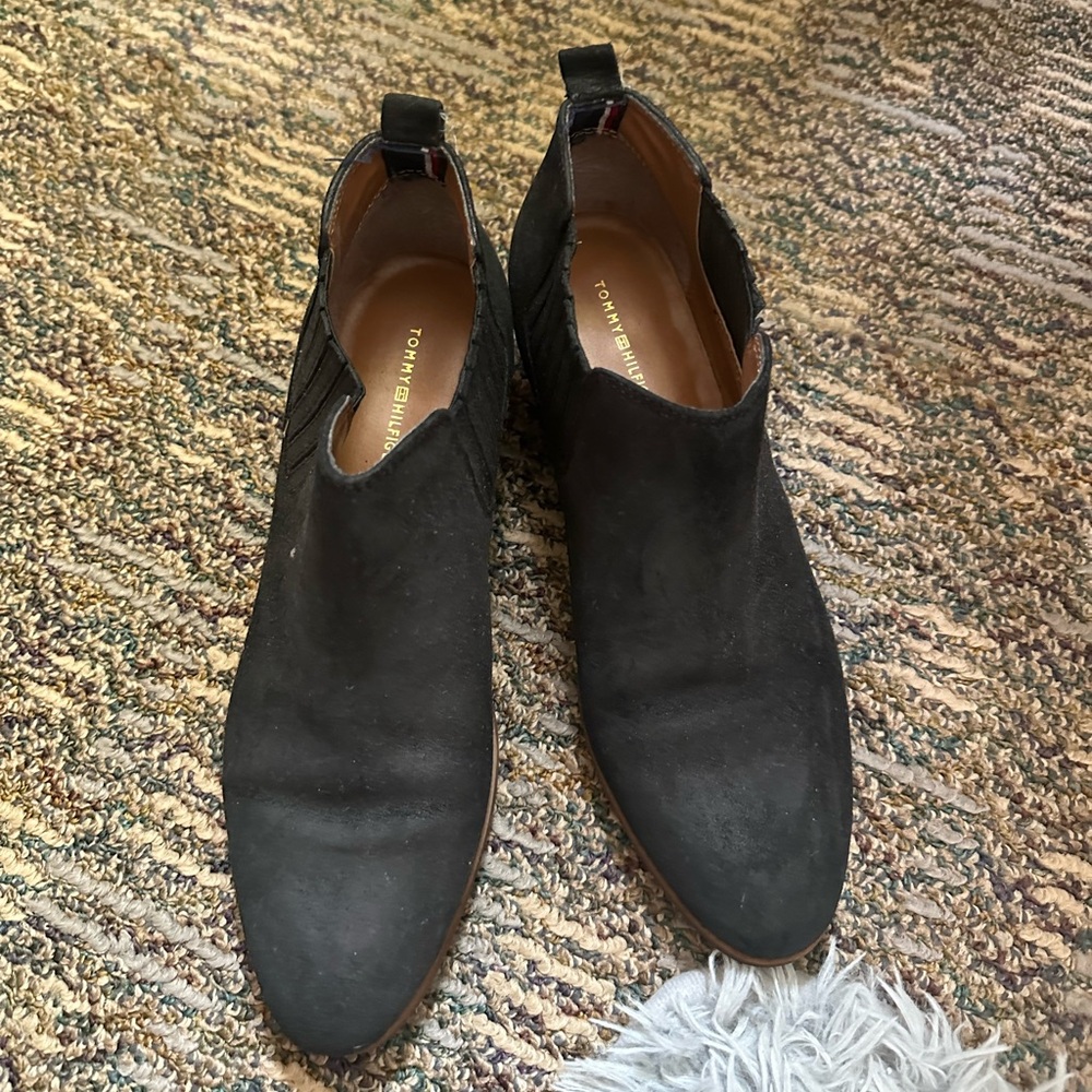 Tommy Hilfiger Black Leather Ripley Ankle Bootie